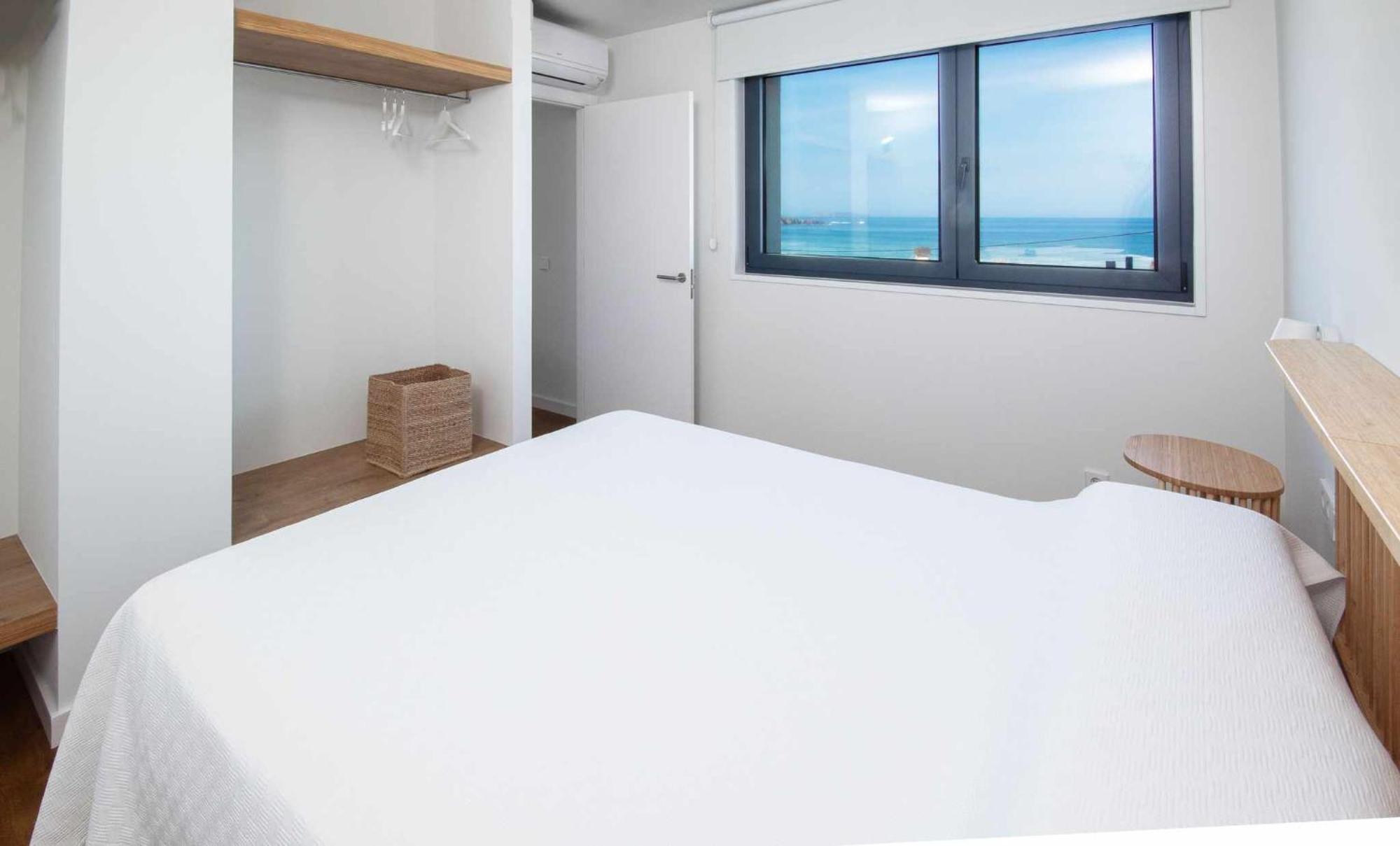 Ag Casa Arnados 1ª Linea De Playa Razo Con Jardi Daire Oda fotoğraf